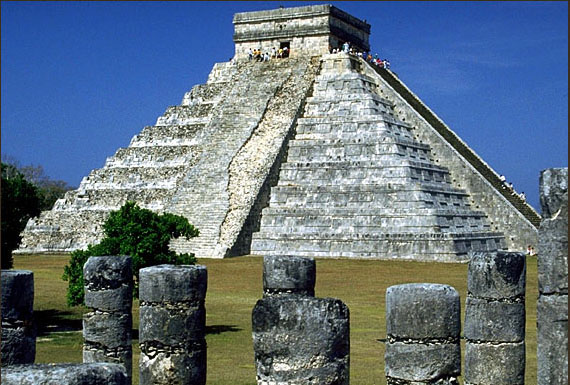 The pyramid of Kukulcan. Chichen-itza, Mexico