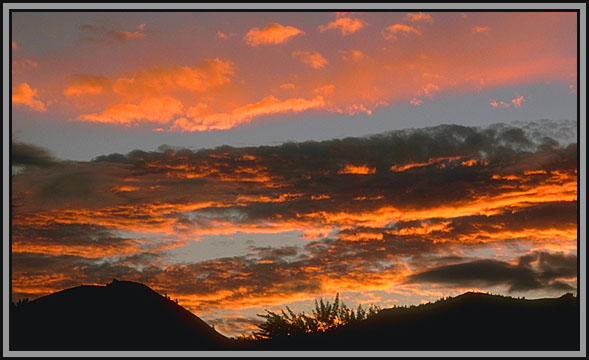 Sunset behind the mountain.